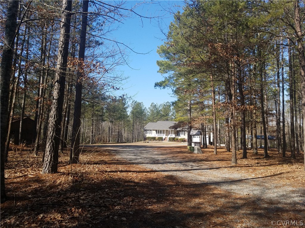 14118 Dry Bridge Road Ruther Glen, VA 22546 - Photo 3 of 36 Gallery Image 3