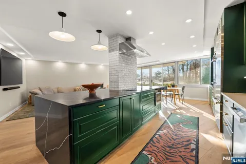 $549,000 | 1 Claridge Drive, Unit 111, Verona, NJ 07044