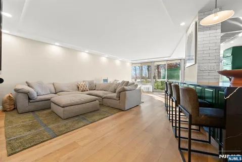 $549,000 | 1 Claridge Drive, Unit 111, Verona, NJ 07044
