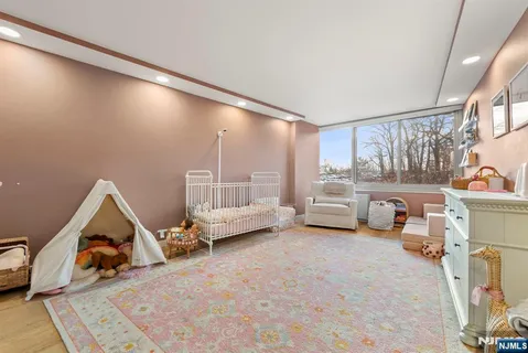 $549,000 | 1 Claridge Drive, Unit 111, Verona, NJ 07044