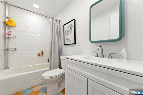 $549,000 | 1 Claridge Drive, Unit 111, Verona, NJ 07044