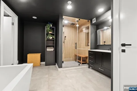 $549,000 | 1 Claridge Drive, Unit 111, Verona, NJ 07044