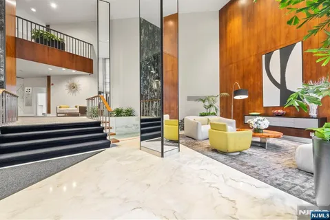 $549,000 | 1 Claridge Drive, Unit 111, Verona, NJ 07044