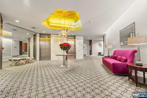 $549,000 | 1 Claridge Drive, Unit 111, Verona, NJ 07044