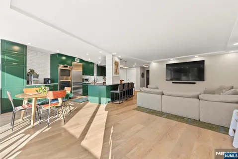$549,000 | 1 Claridge Drive, Unit 111, Verona, NJ 07044