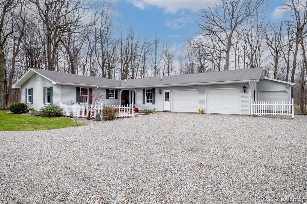 5570 Baldwin Road Oxford, MI 48371 - Photo 27 of 39