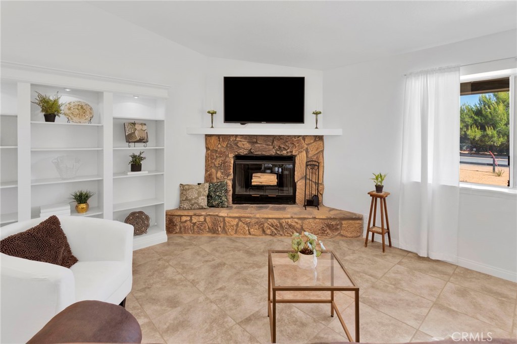 22672 El Centro Road Apple Valley, CA 92307 - Photo 9 of 42 living room fireplace