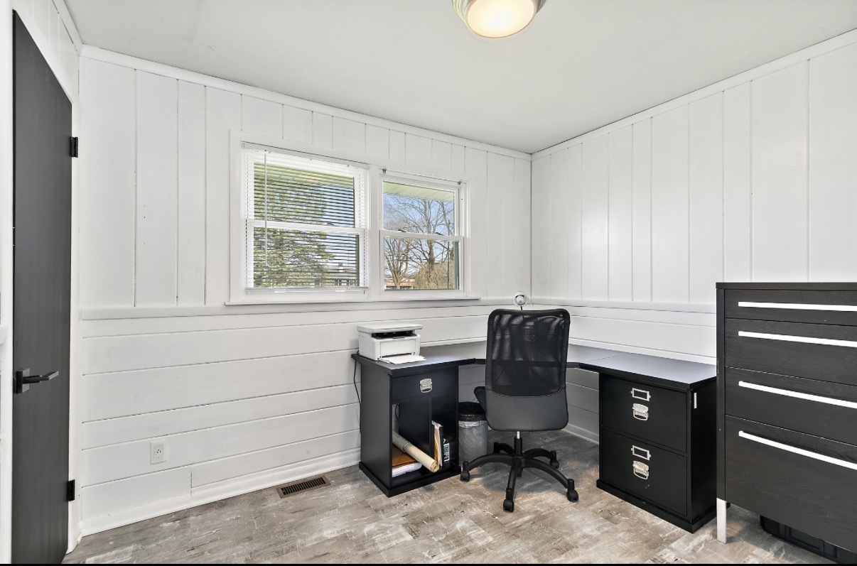 639 Braeburn Road East Dundee, IL 60118 - Photo 14 of 22