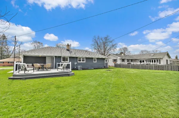 $350,000 | 639 Braeburn Road, East Dundee, IL 60118