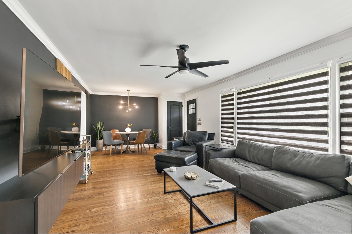 639 Braeburn Road East Dundee, IL 60118 - Photo 3 of 22