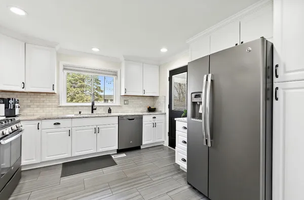 $350,000 | 639 Braeburn Road, East Dundee, IL 60118