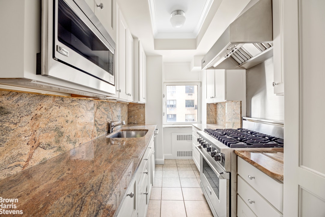 870 5th Avenue, Unit 15E Manhattan, NY 10065 - Photo 7 of 20