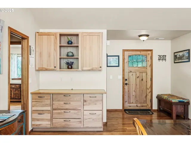 $1,095,000 | 37381 Riverside Drive, Pleasant Hill, OR 97455