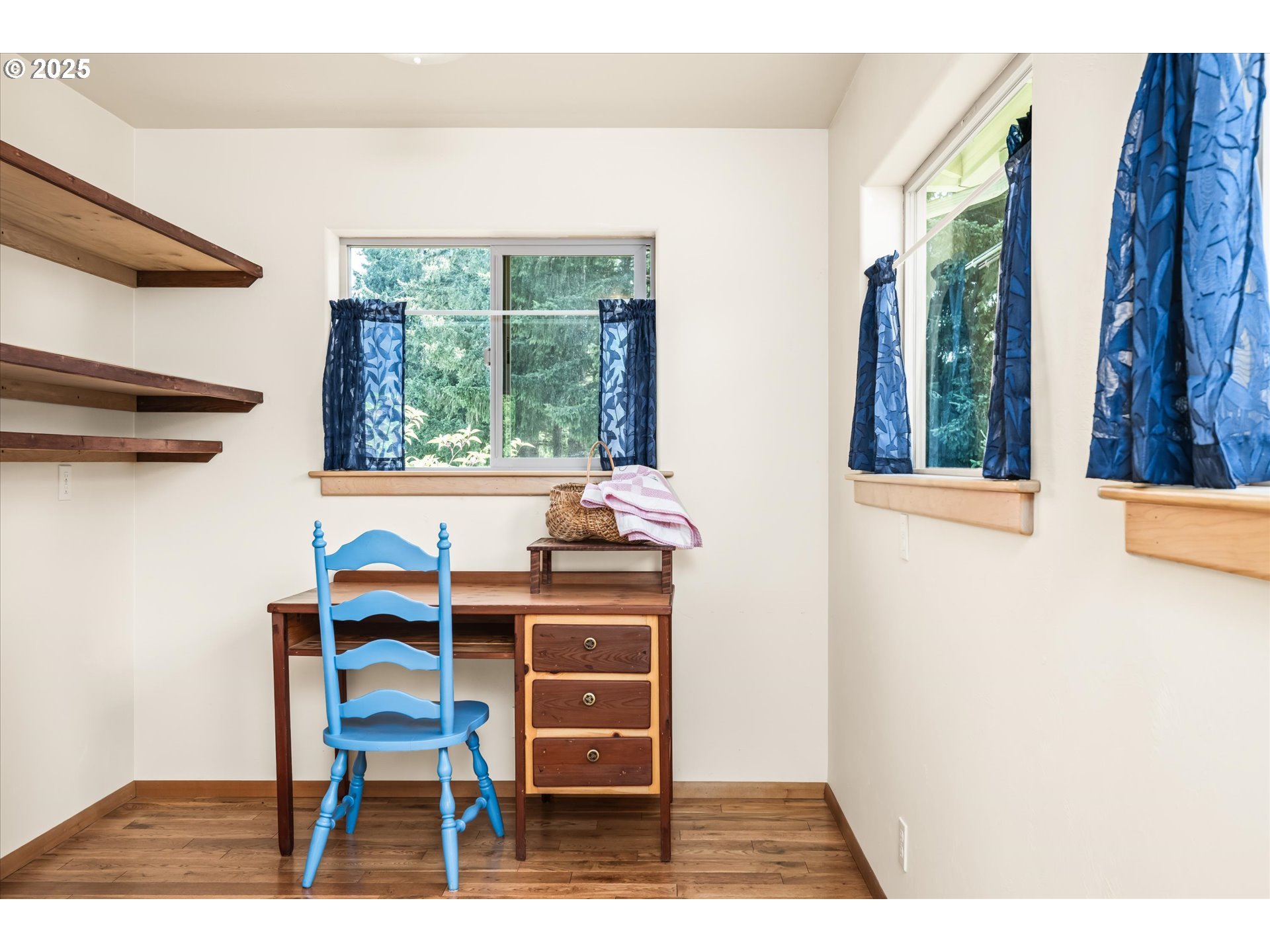 37381 Riverside Drive Pleasant Hill, OR 97455 - Photo 18 of 48 Den/Office