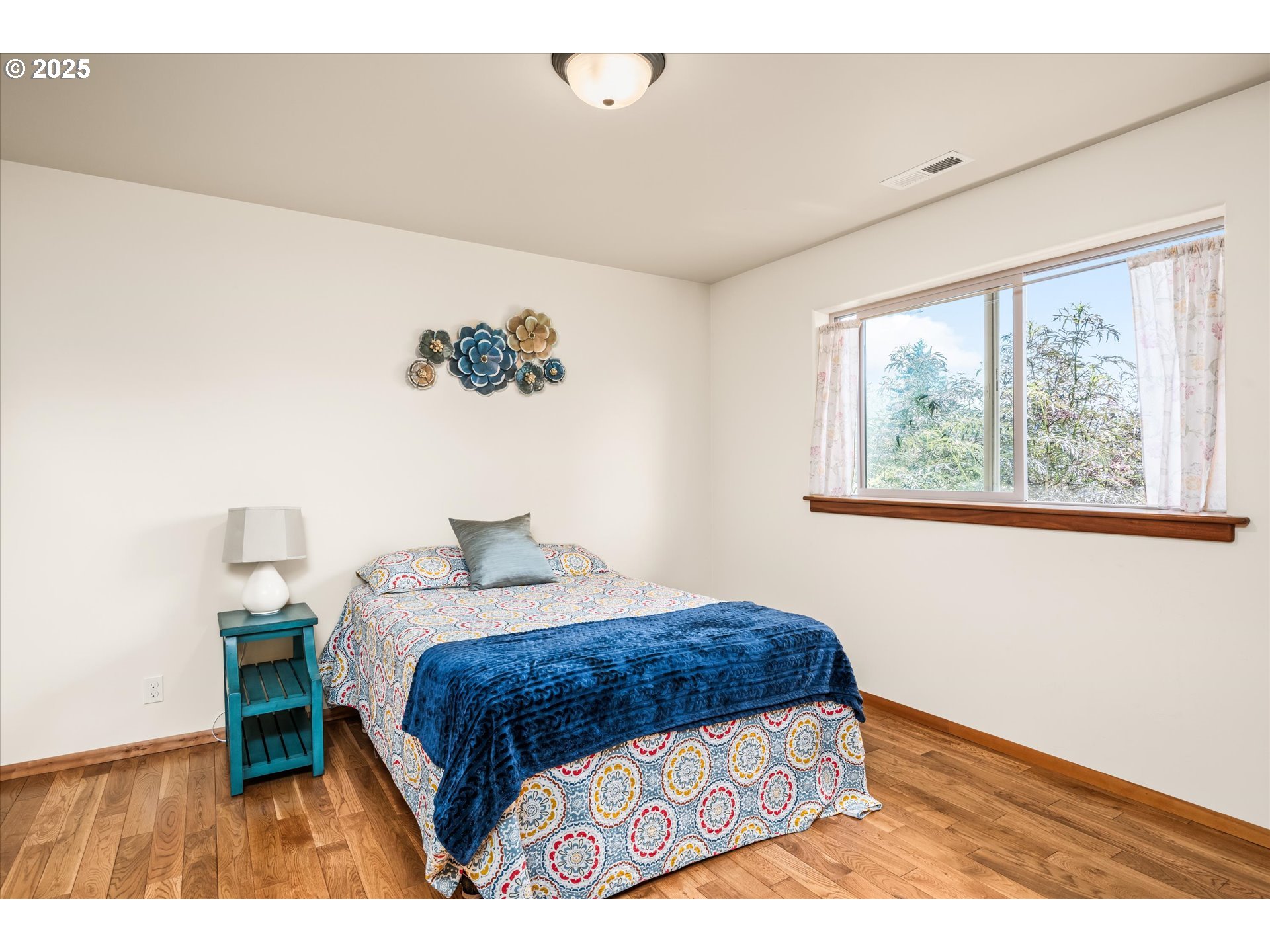 37381 Riverside Drive Pleasant Hill, OR 97455 - Photo 23 of 48 Bedroom