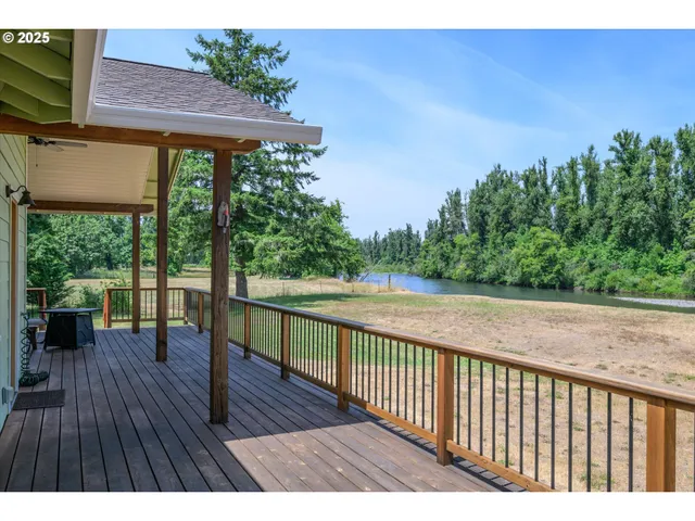 $1,095,000 | 37381 Riverside Drive, Pleasant Hill, OR 97455