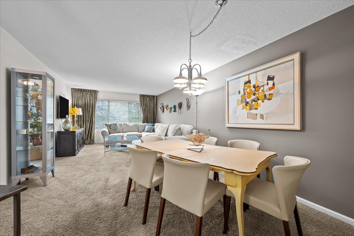 2533 Windsor Lane Northbrook, IL 60062 - Photo 5 of 30