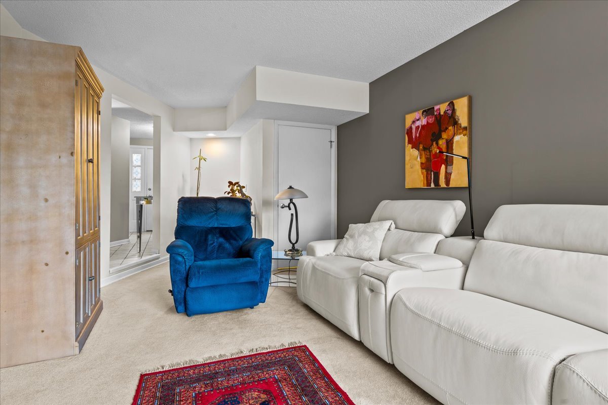 2533 Windsor Lane Northbrook, IL 60062 - Photo 9 of 30