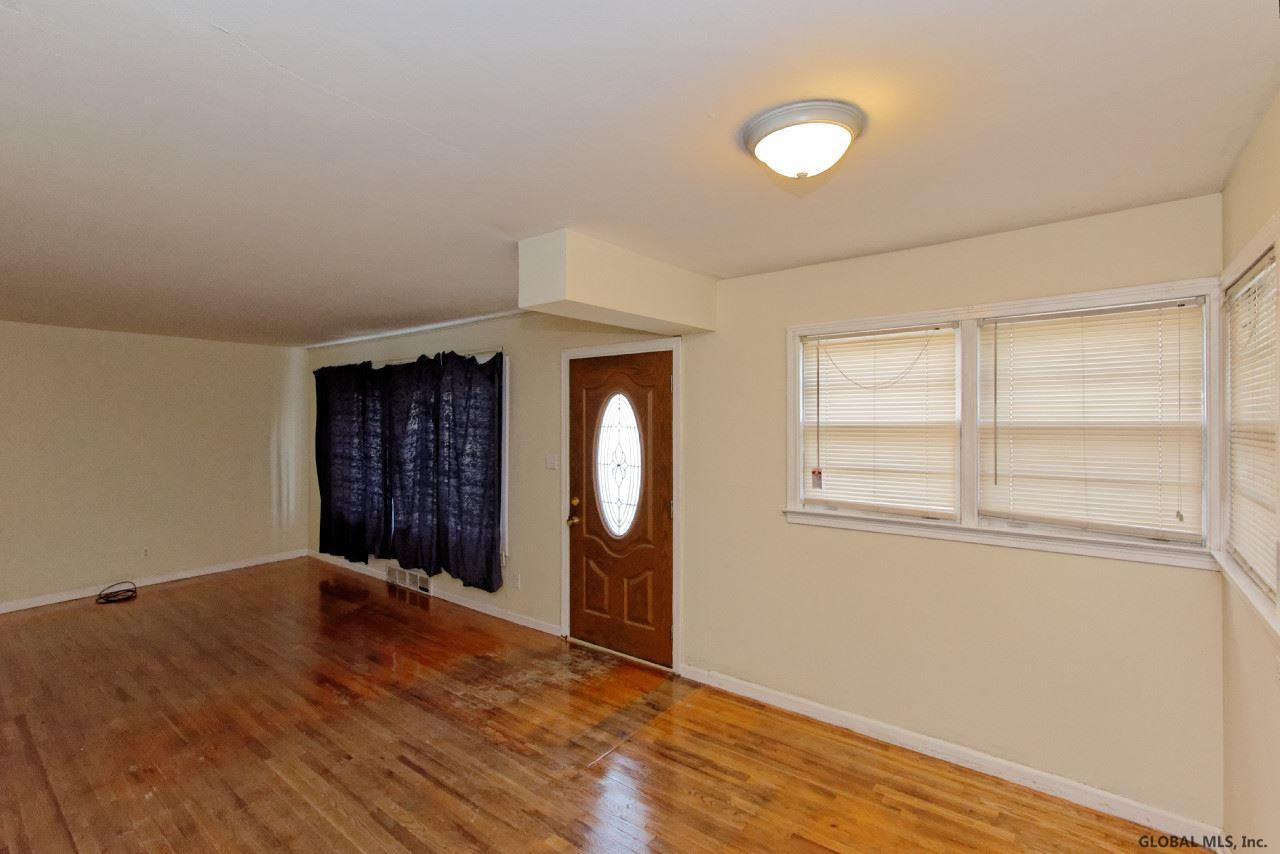 26 Hungerford Road Guilderland, NY 12203 - Photo 9 of 25 Photo 9