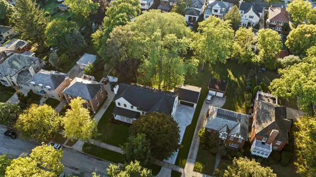 $1,950,000 | 1037 Belleforte Avenue, Oak Park, IL 60302