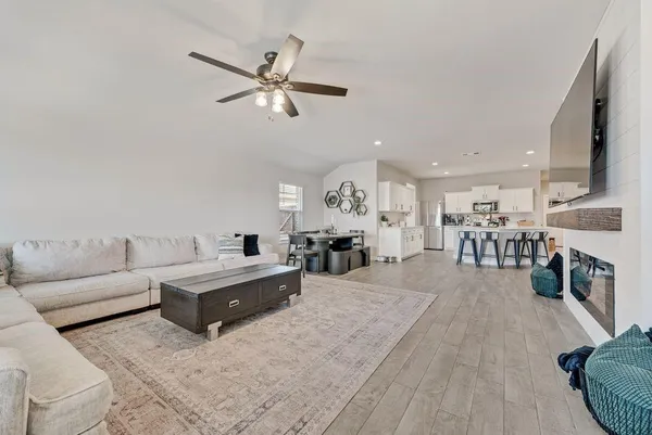 $2,450 | 1513 Hulen Park Trail, Alvarado, TX 76009
