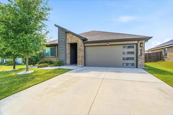 $2,450 | 1513 Hulen Park Trail, Alvarado, TX 76009