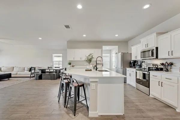 $2,450 | 1513 Hulen Park Trail, Alvarado, TX 76009