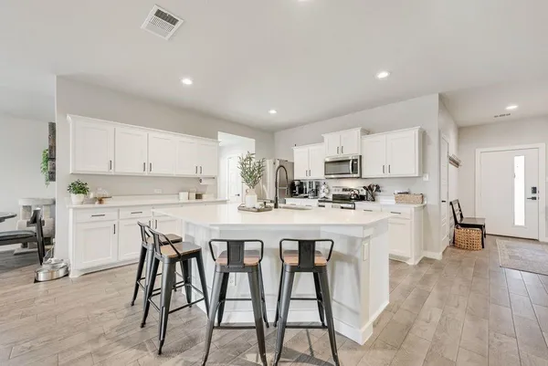 $2,450 | 1513 Hulen Park Trail, Alvarado, TX 76009