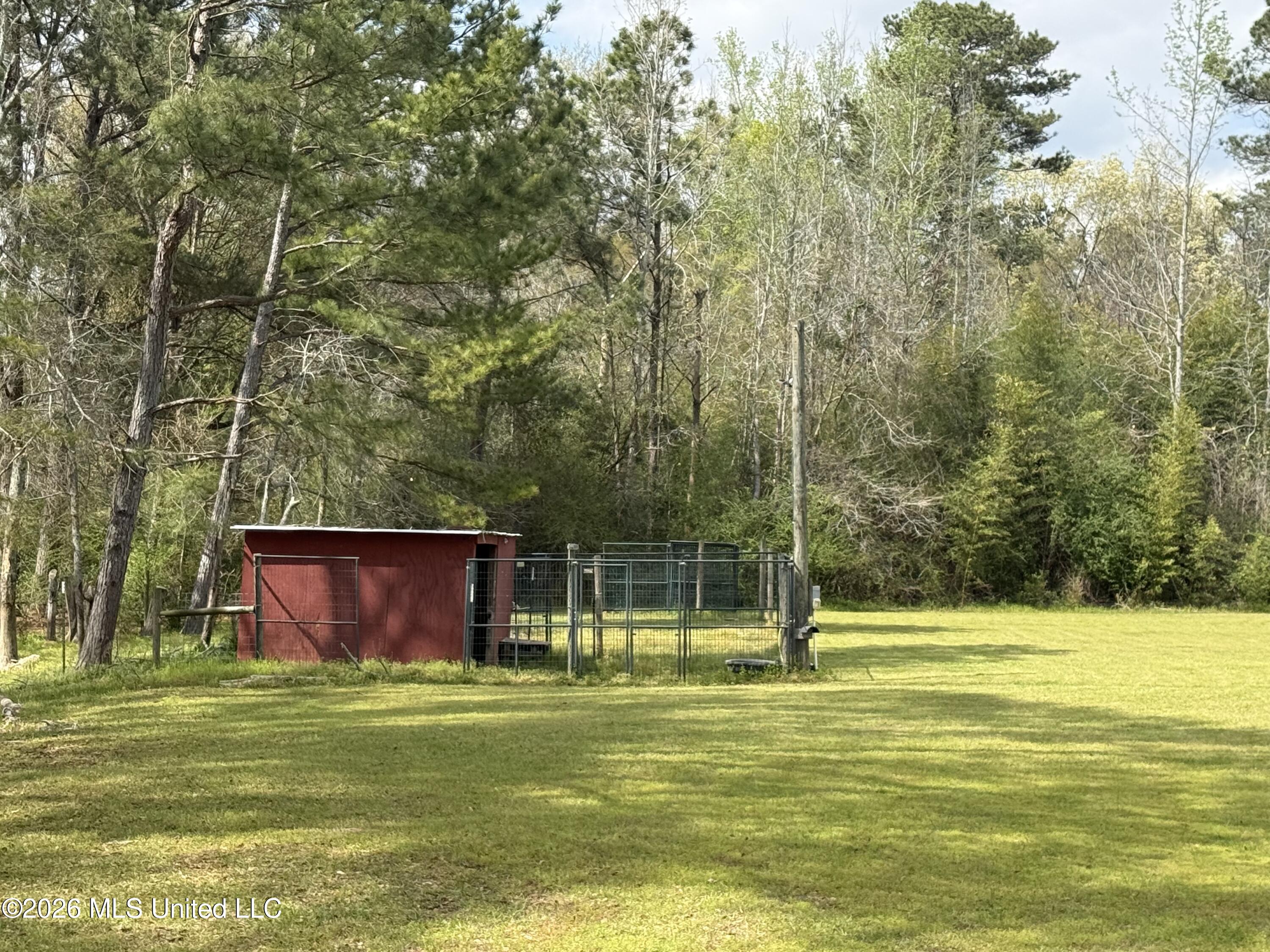 464 Goss Bunker Hill Road Columbia, MS 39429 - Photo 24 of 32 animal pen