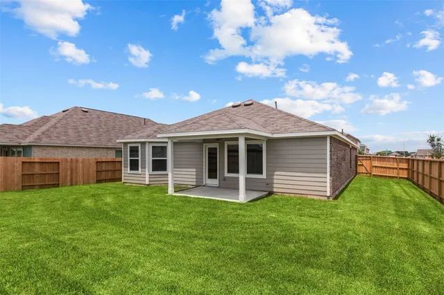 $2,300 | 3003 Middleton Drive, Rosenberg, TX 77471