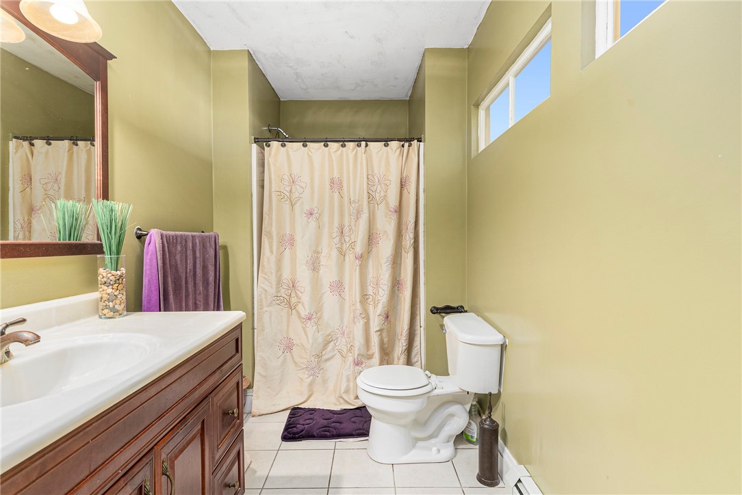 31 Windsor Road, Unit 3 Cranston, RI 02905 - Photo 14 of 20