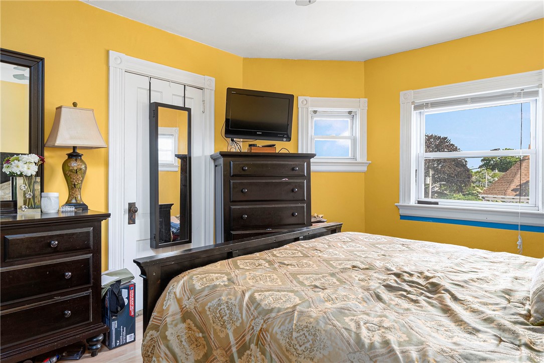 31 Windsor Road, Unit 3 Cranston, RI 02905 - Photo 15 of 20