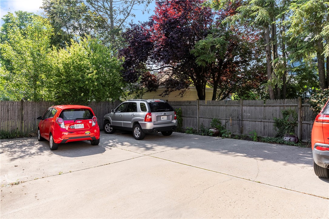 31 Windsor Road, Unit 3 Cranston, RI 02905 - Photo 18 of 20
