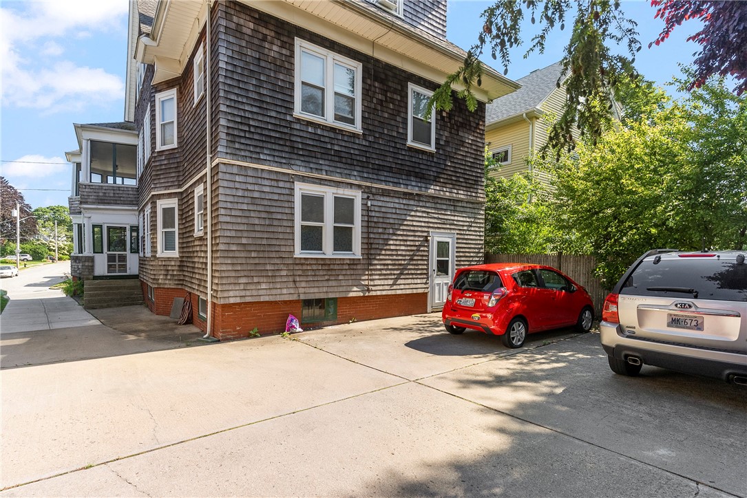 31 Windsor Road, Unit 3 Cranston, RI 02905 - Photo 20 of 20