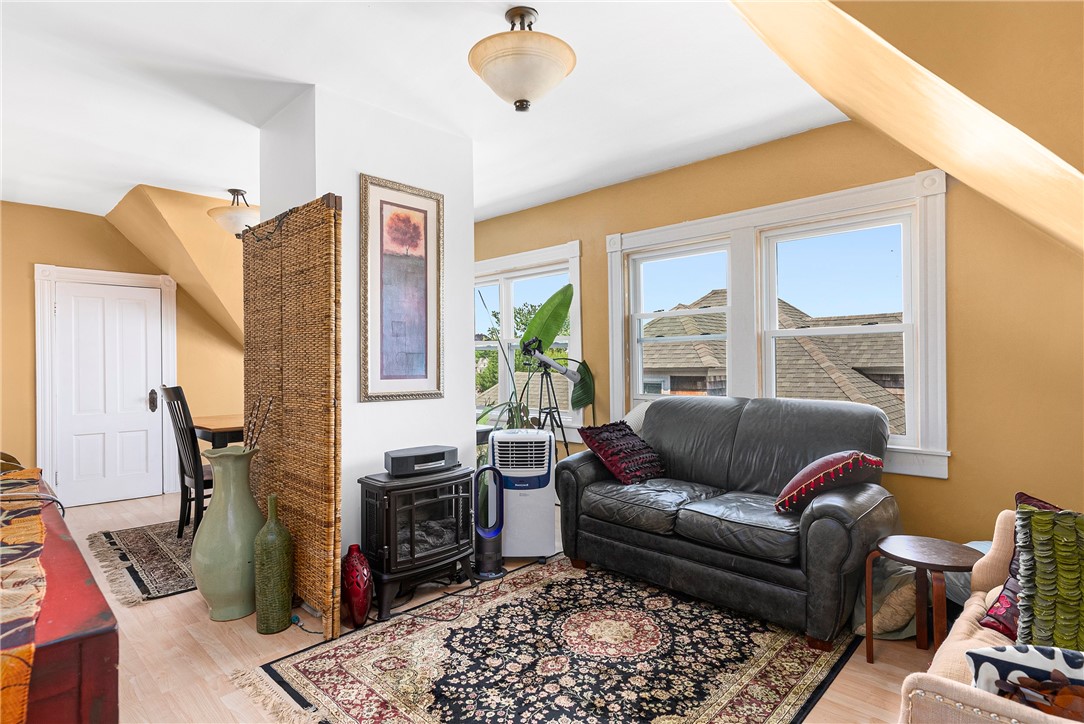 31 Windsor Road, Unit 3 Cranston, RI 02905 - Photo 5 of 20