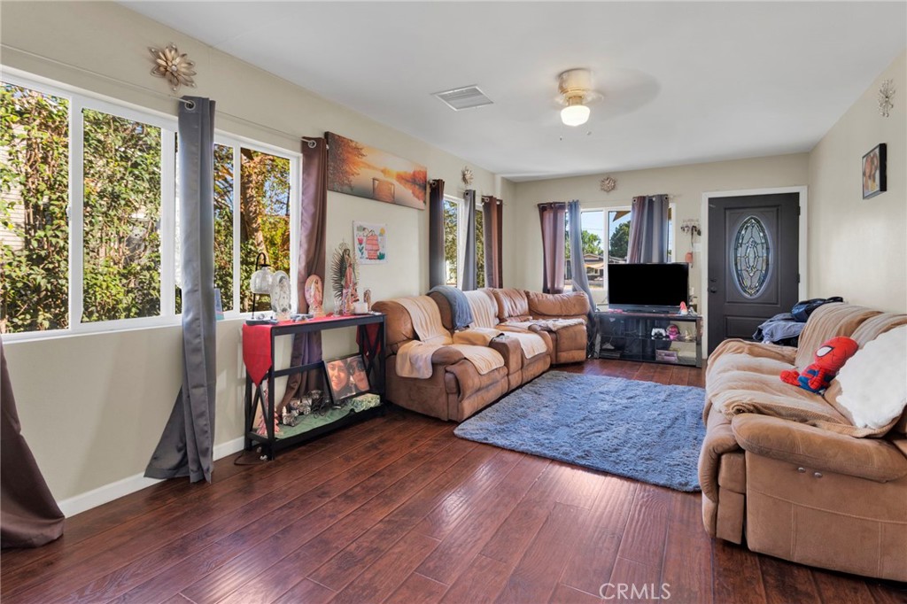 4443 Highland Place Riverside, CA 92506 - Photo 9 of 31 Gallery Image 9