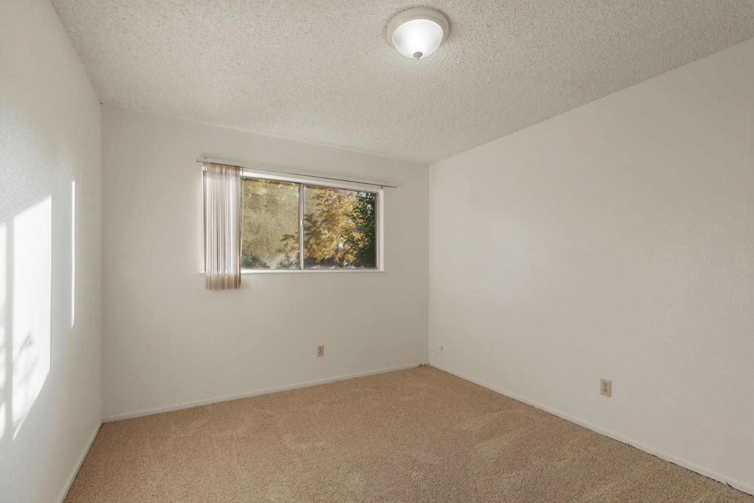741 Dundee Way Stockton, CA 95210 - Photo 18 of 35