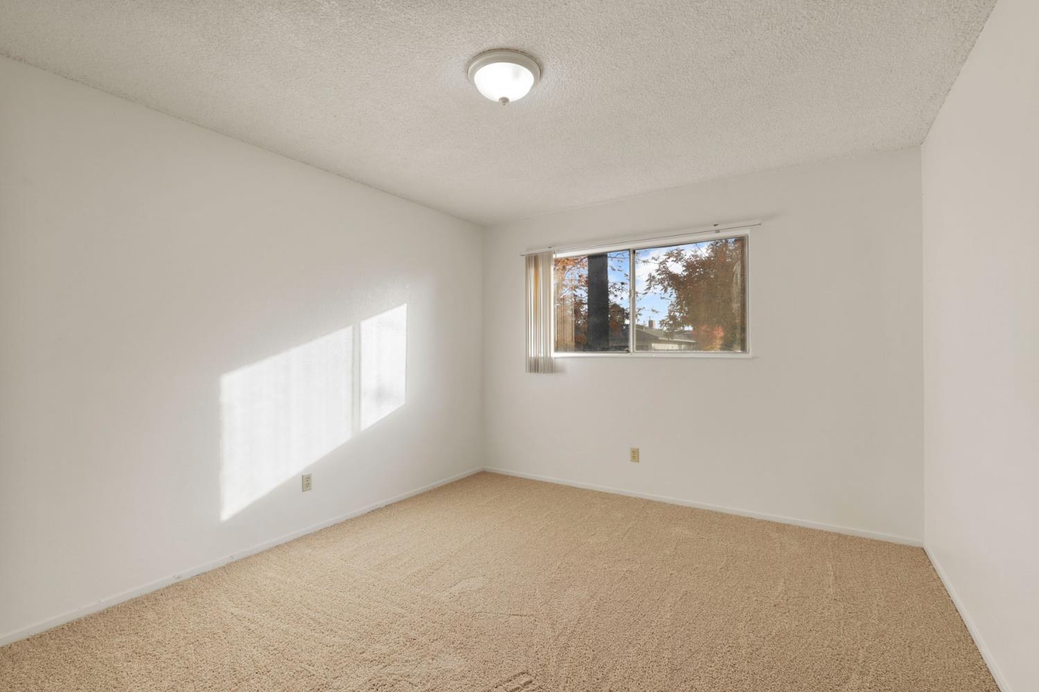 741 Dundee Way Stockton, CA 95210 - Photo 22 of 35
