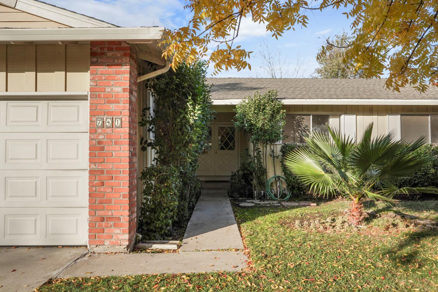 741 Dundee Way Stockton, CA 95210 - Photo 5 of 35