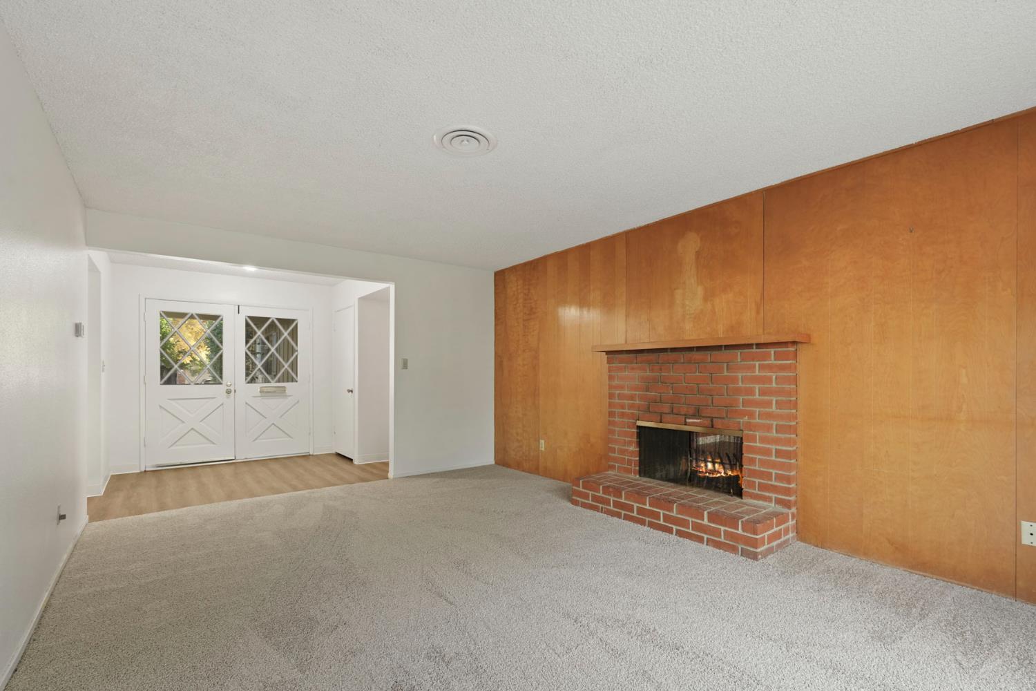 741 Dundee Way Stockton, CA 95210 - Photo 8 of 35