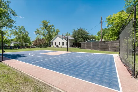 a view of outdoor space