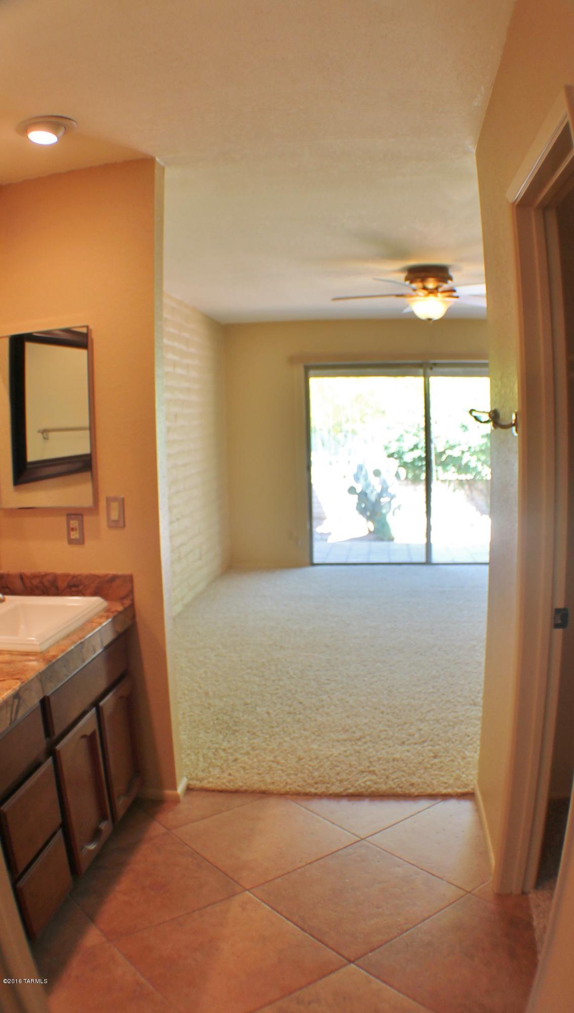 1301 North Vía Ronda Oeste Tucson, AZ 85715 - Photo 21 of 35