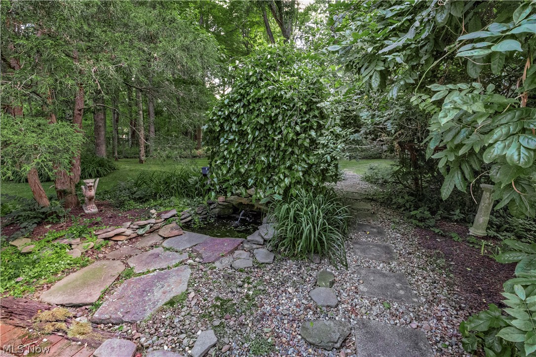15879 Hemlock Road Chagrin Falls, OH 44022 - Photo 33 of 47