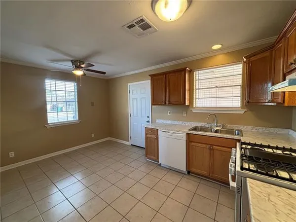 $1,800 | 1520 Orchid Drive, Harvey, LA 70058