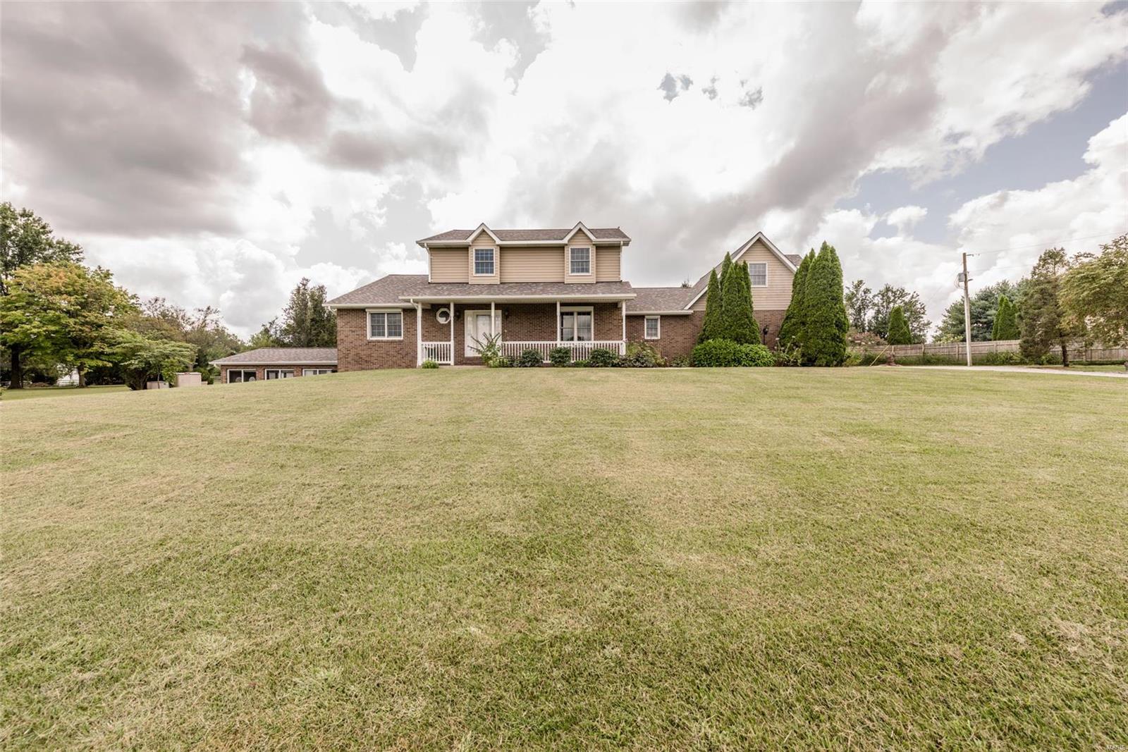 8576 Old Lebanon Troy Road Troy, IL 62294 - Photo 2 of 96