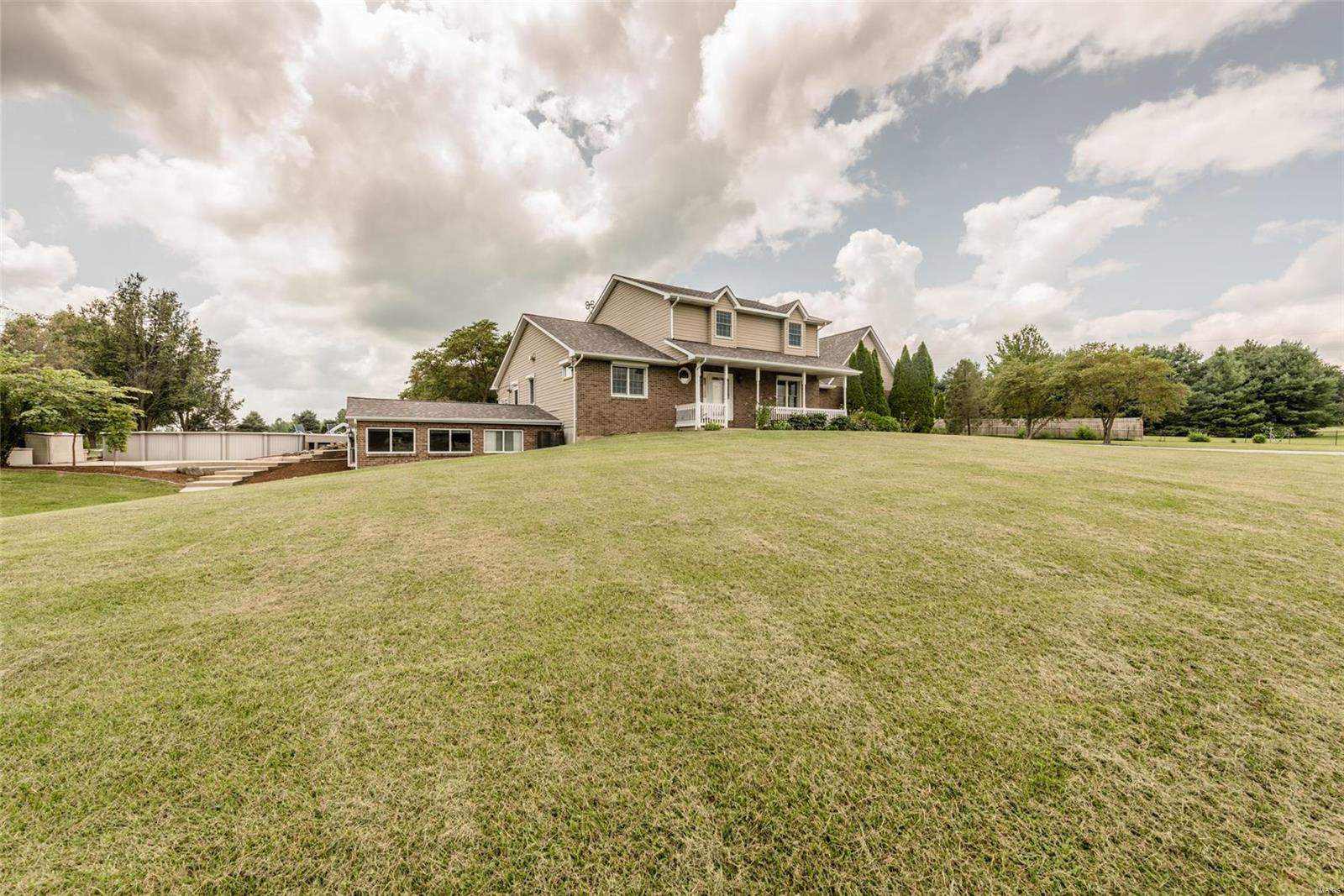 8576 Old Lebanon Troy Road Troy, IL 62294 - Photo 3 of 96