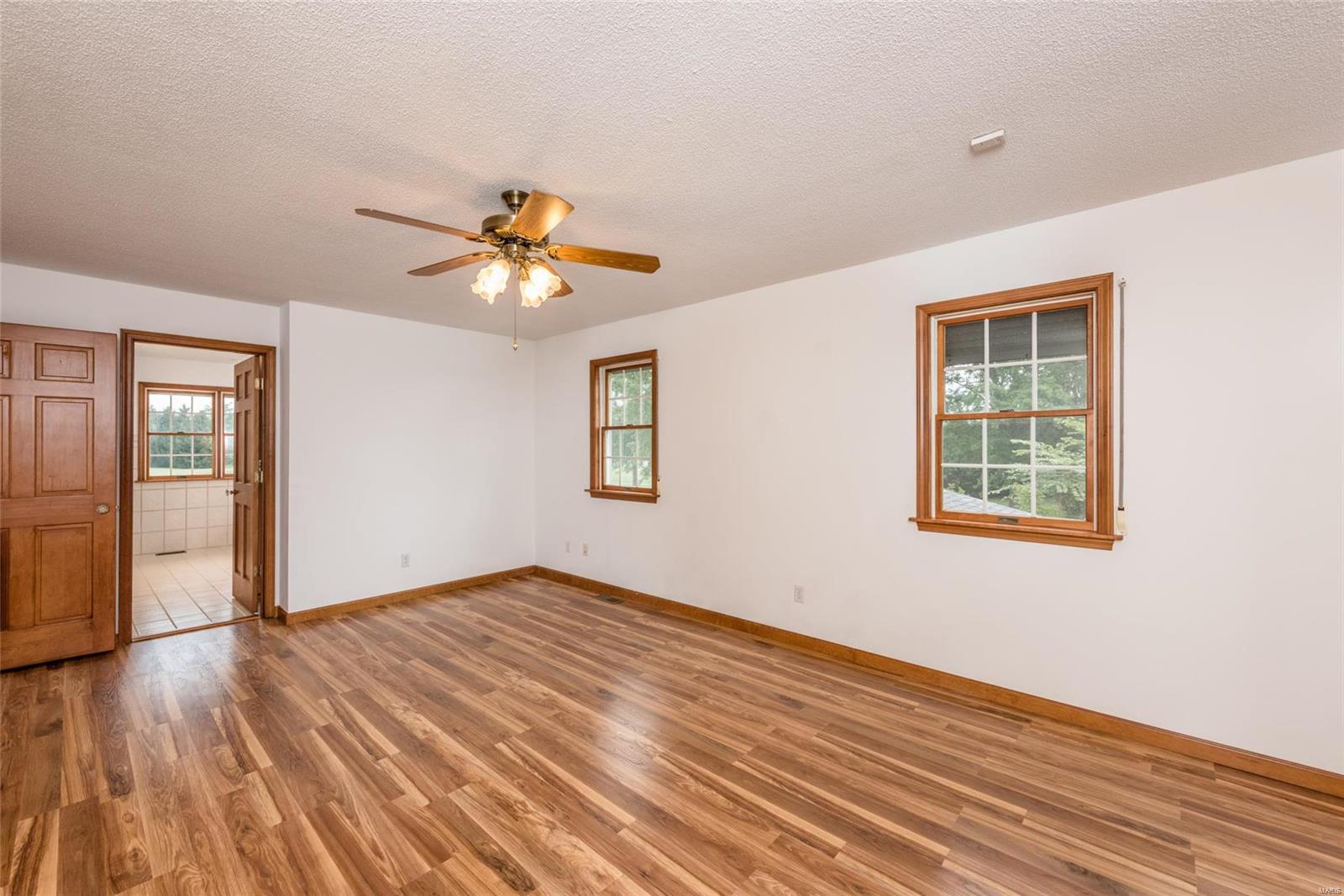 8576 Old Lebanon Troy Road Troy, IL 62294 - Photo 25 of 96