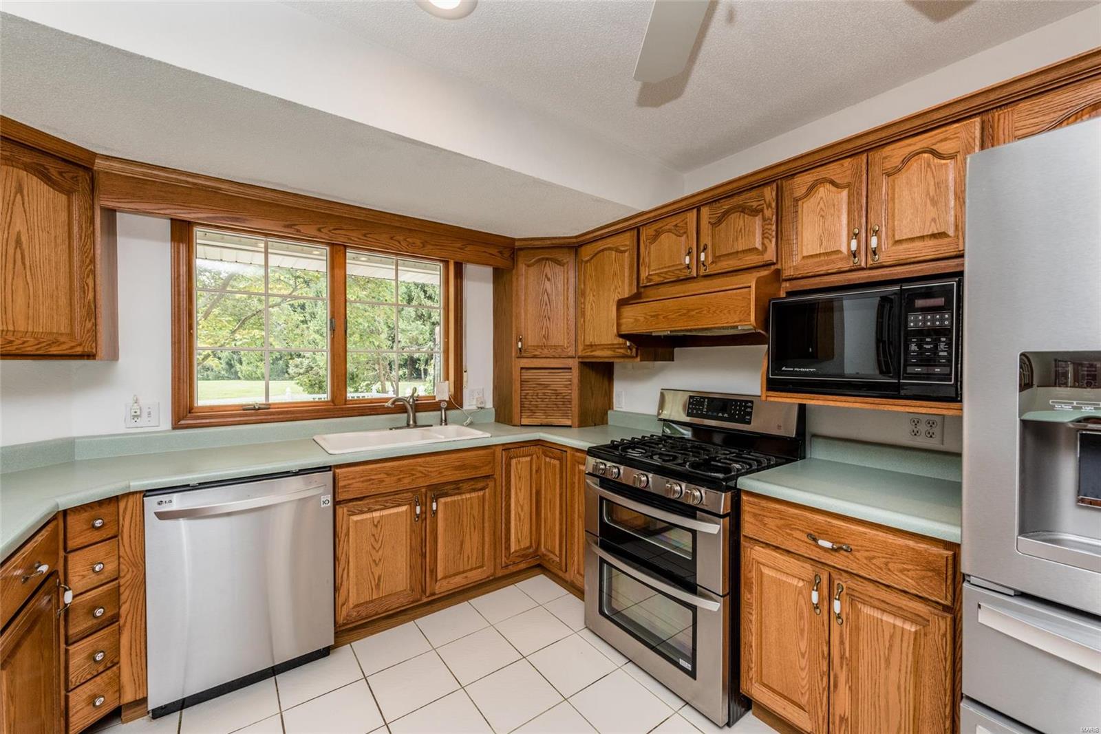 8576 Old Lebanon Troy Road Troy, IL 62294 - Photo 37 of 96