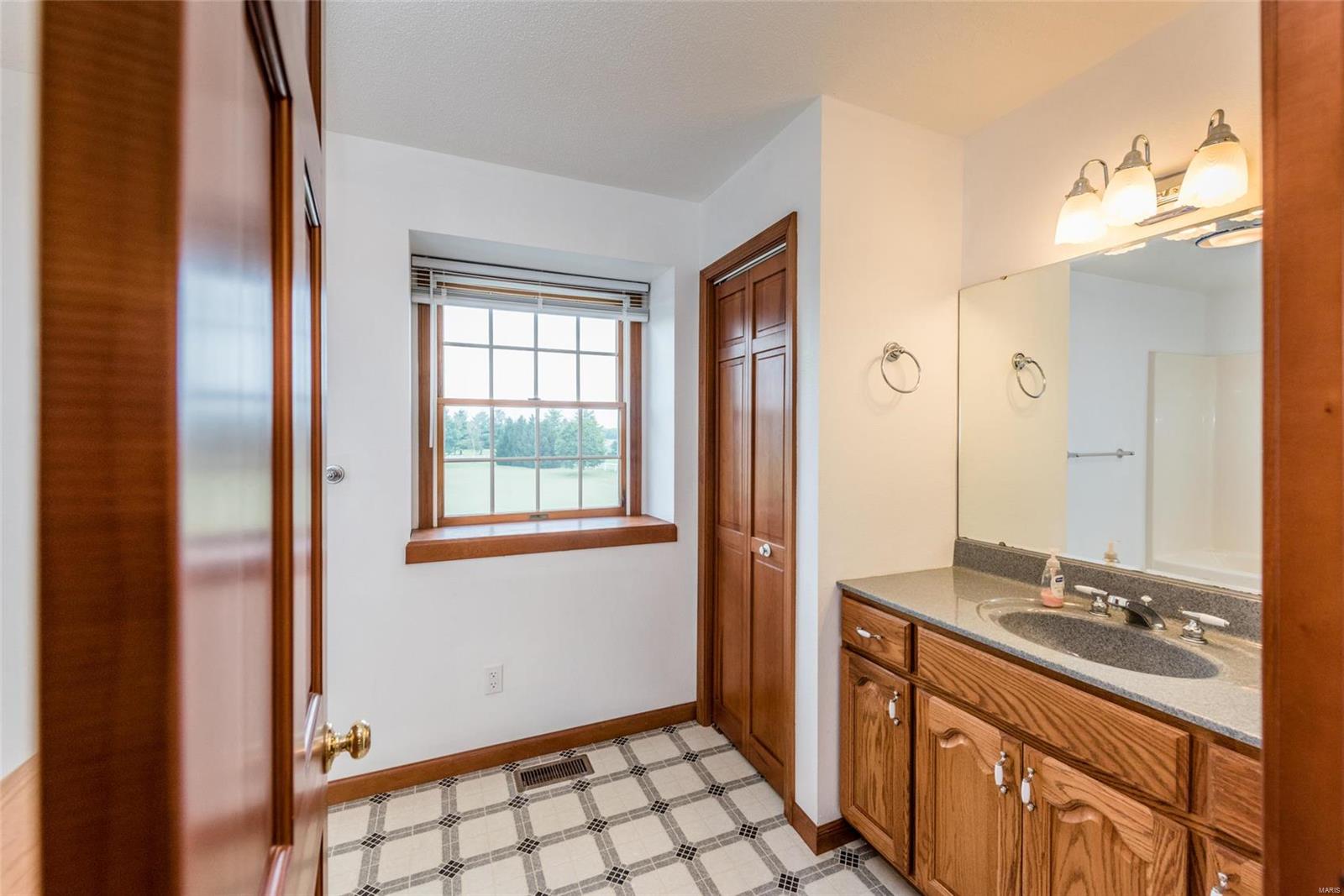 8576 Old Lebanon Troy Road Troy, IL 62294 - Photo 44 of 96