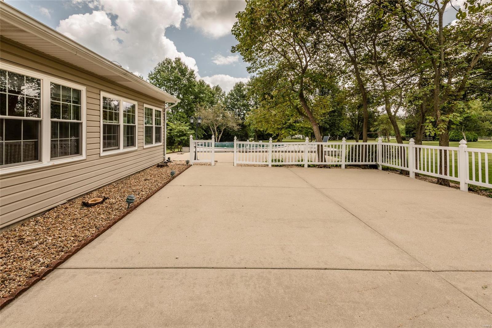 8576 Old Lebanon Troy Road Troy, IL 62294 - Photo 79 of 96
